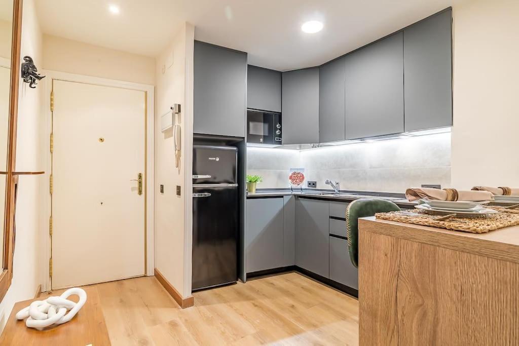 Apartamento Reformado Y Tranquilo Junto A Gran Via Madrid Kültér fotó